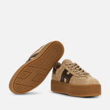 H698 Lace-up H