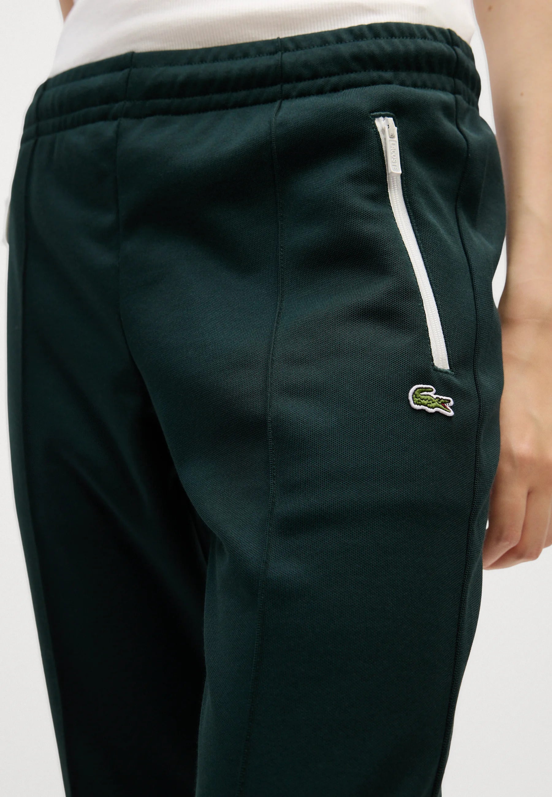 Pantaloni felpati taglio svasato con pieghe 